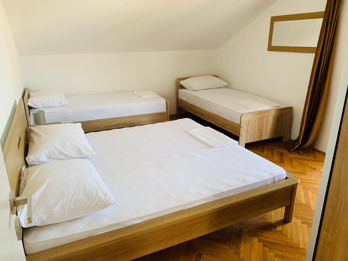 Comfort & Style 2nd Floor Apartment *